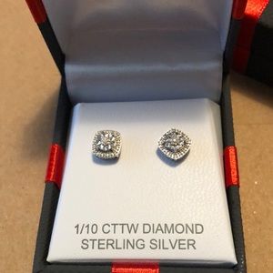 Sterling Silver Stud Earnings 1/10 CTTW Diamond